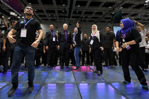 KL11_12122017_NAJIB_BN201712023142