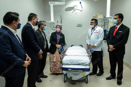 DR ZALIHA MUSTAFA