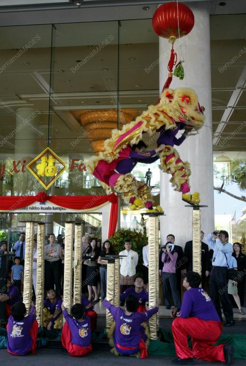 TARIAN SINGA HOTEL