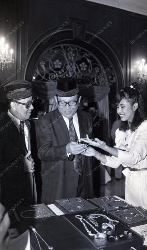 PAMERAN JAM