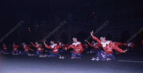 HARI KEPUTERAAN AGONG