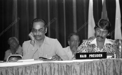 KL11_14012015_SIDANG_AGONG_MIC