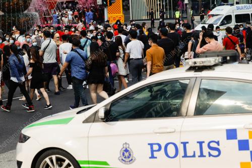 POLIS & TENTERA KAWAL PERGERAKAN ORANG RAMAI - CUTI HUJUNG MINGGU PKP