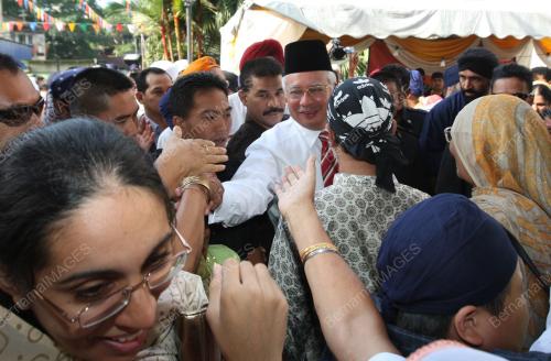 MOHD NAJIB TUN ABDUL RAZAK
