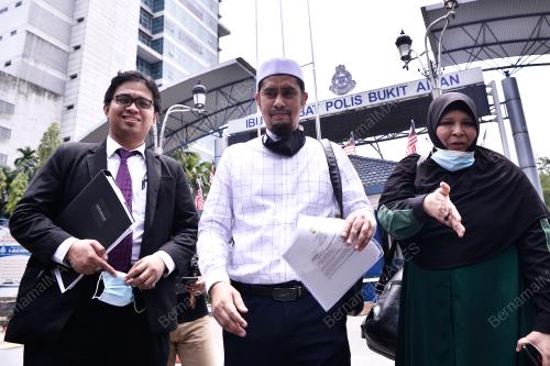 ASRI JANGGUT BERI KETERANGAN DI BUKIT AMAN