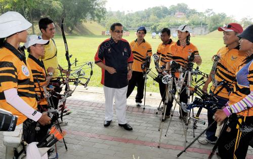 DATUK NAIM MOHAMAD