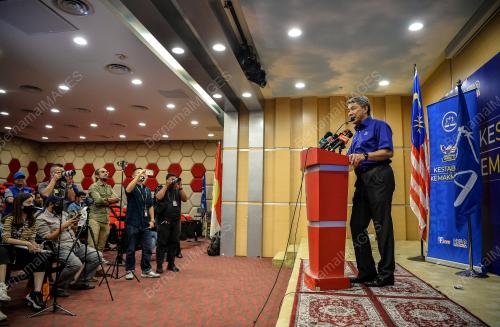 DATUK SERI MOHAMAD HASAN