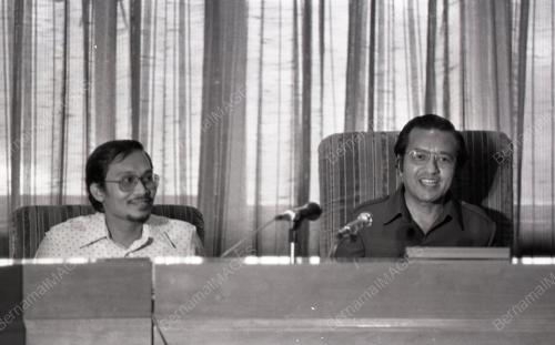 DR. MAHATHIR MOHAMAD
