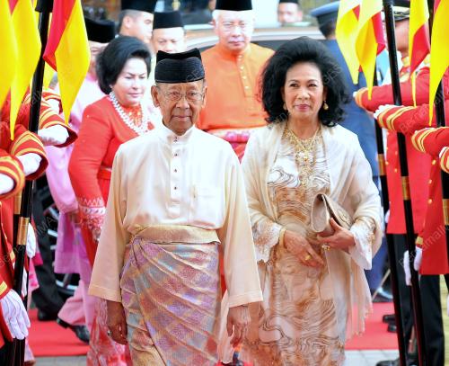 KL11_15042012_AGONG_PAMERAN