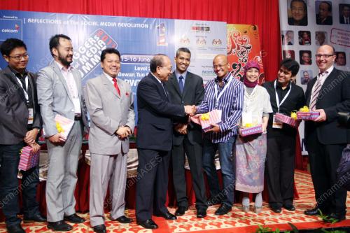 DATUK SERI DR RAIS YATIM