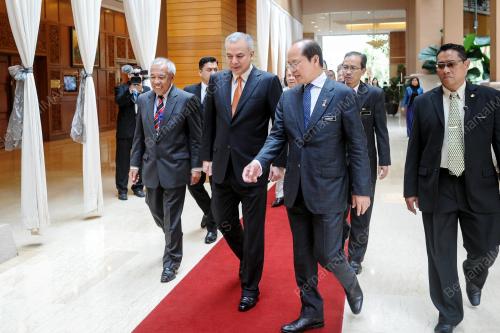 KL11_15082016_SULTAN_NAZRIN