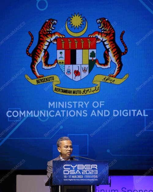 FAHMI FADZIL