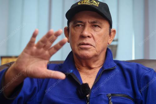 DATUK YUSOF HASLAM