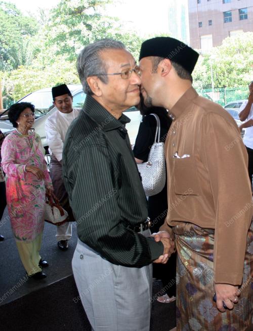 MUKHIRIZ MAHATHIR
