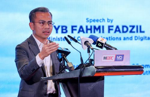 FAHMI FADZIL