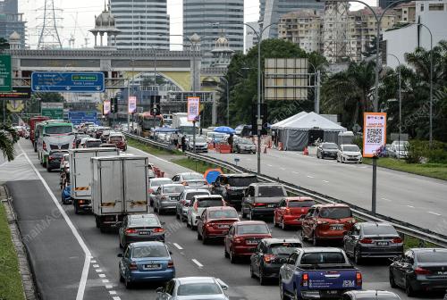 ORANG RAMAI KEMBALI BEKERJA