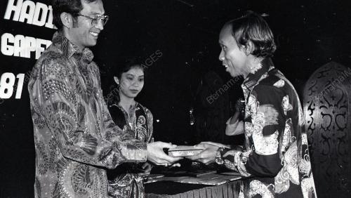 PERTANDINGAN MENULIS CERPEN