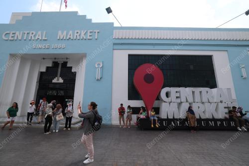 PASAR SENI