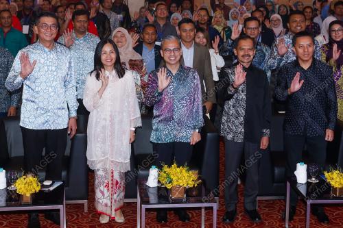 DATUK FAHMI FADZIL