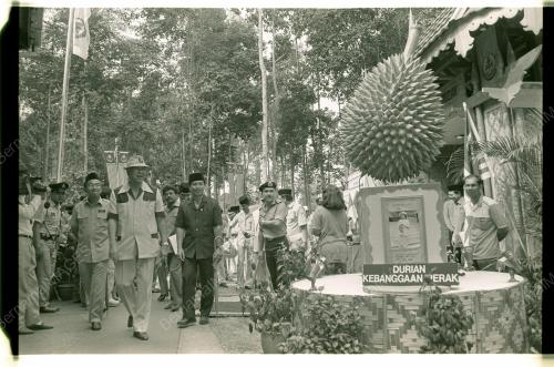 SULTAN SELANGOR LAWAT TAMAN PERTANIAN BUKIT CERAKAH