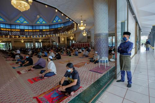 TINJAUAN SOLAT JUMAAT DIBENARKAN DENGAN KAPASITI 500 ORANG