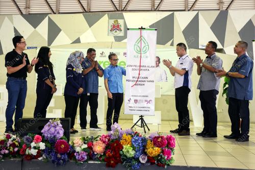 FAHMI FADZIL