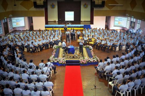 KL11_18082017_TUDM04