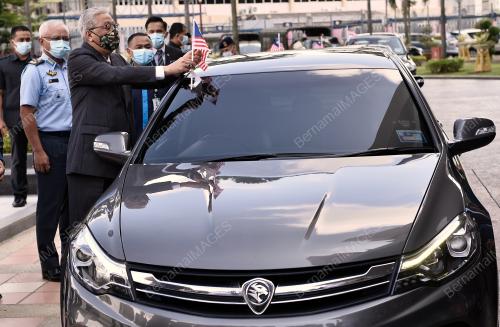 DATUK SERI ISMAIL SABRI YAAKOB