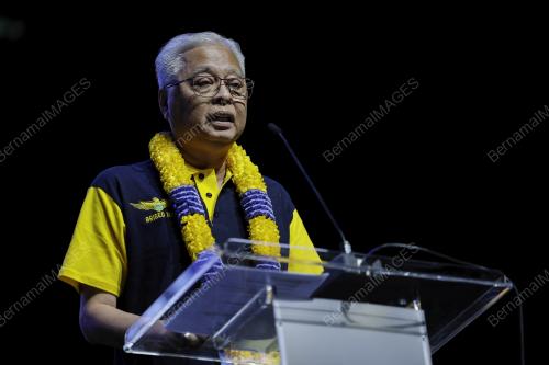 DATUK SERI ISMAIL SABRI YAAKOB