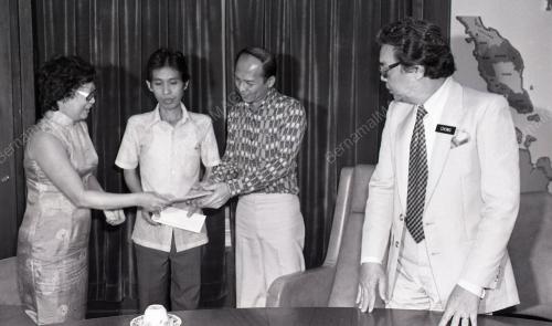 DISEMBER 1982