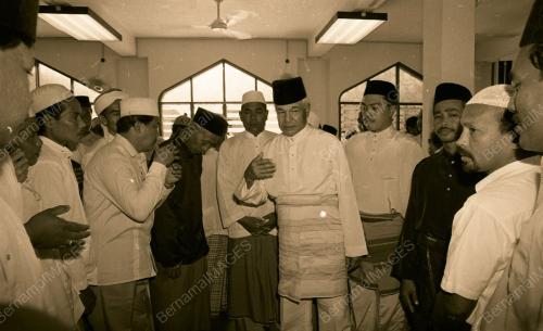 KL11_190190_AGONG