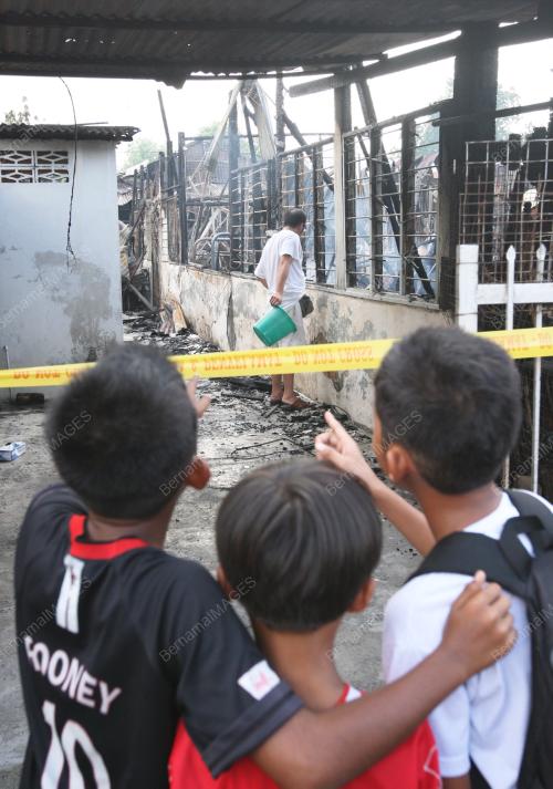 RUMAH TERBAKAR