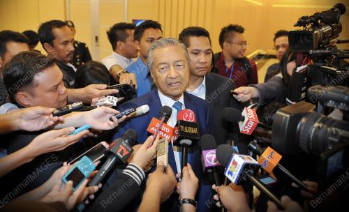 KL11_19042015_CRIMINALISE_WAR