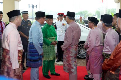 AL-SULTAN ABDULLAH RI'AYATUDDIN AL-MUSTAFA BILLAH SHAH