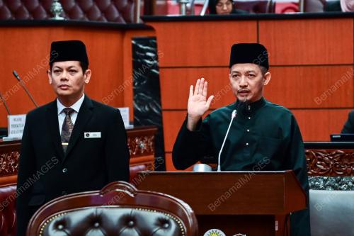 NIK MOHAMAD ABDUH NIK ABDUL AZIZ