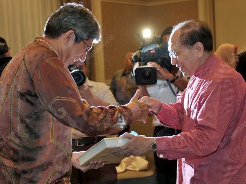 DATUK SERI DR RAIS YATIM
