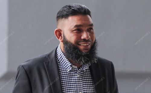 KL11_19122025_PAPAGOMO