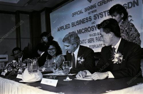 DATUK SERI RAFIDAH AZIZ