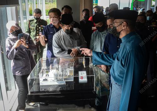 DATUK SERI HISHAMMUDDIN TUN HUSSEIN