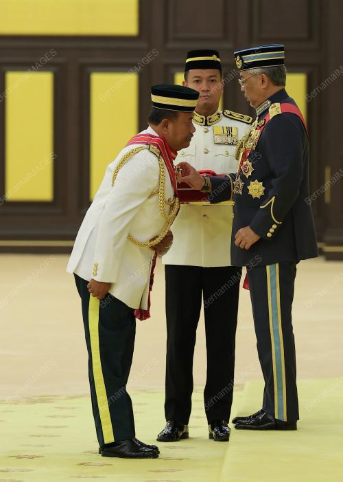 AL-SULTAN ABDULLAH RI'AYATUDDIN AL-MUSTAFA BILLAH SHAH