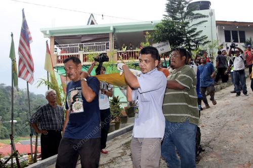 TANAH RUNTUH