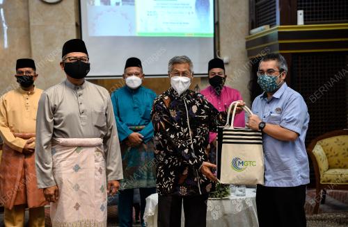 DATUK MANSOR OTHMAN