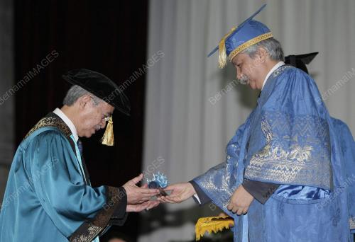 TUN ABDULLAH AHMAD BADAWI