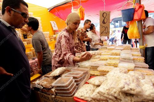 KUIH RAYA LELONG