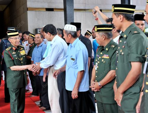 KL11_21092012_AGONG_SOLAT