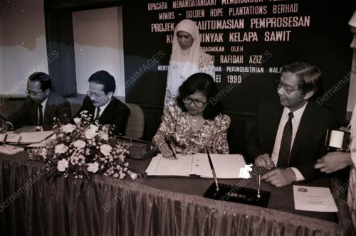 DATO' SERI RAFIDAH AZIZ