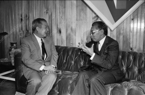 KAMPUCHEA SUMMIT