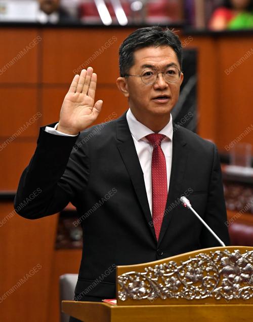 ANGKAT SUMPAH SENATOR DEWAN NEGARA
