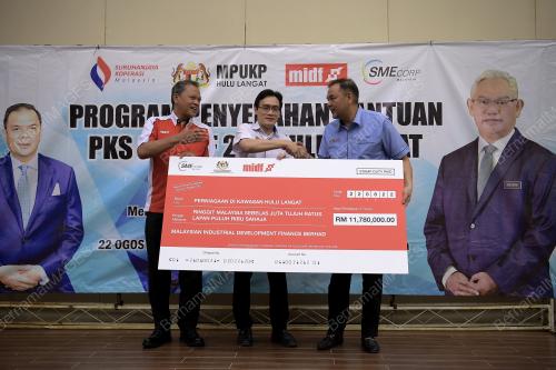 DATUK JOHAN ABDUL AZIZI