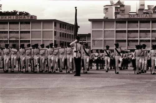KL11_22111980_PERBARISAN